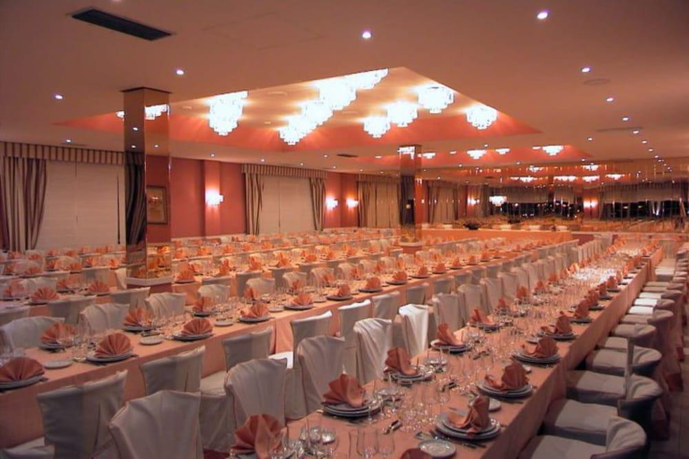 Mlc Benavente Hotel Exterior foto