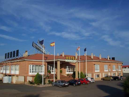 Mlc Benavente Hotel Exterior foto